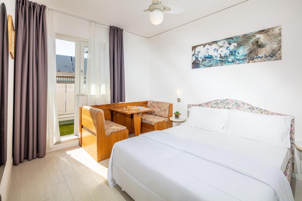 Hotel Alexander Bibione Room photo