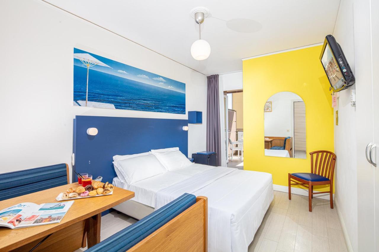 Hotel Alexander Bibione Exterior photo